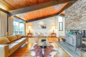 Trail Access On-site: Gorgeous MCM Deck House! - Interiör