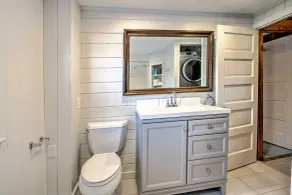 Charming Pine Point Cottage - 2 Blocks to Ocean! - Intérieur