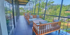 The Saray Munnar Luxury Resort with Pool by VOYE HOMES - Restaurant