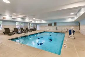 Clarion Pointe Columbus-Bradley Park - Piscine