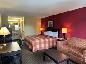 Royal Inn - Anniston - Room