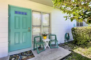 Walk to Beach: New Smyrna Beach Abode w/ BBQ! - Intérieur