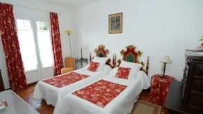 Hôtel et Appart'Hôtel Le Relais Du Val D'Orbieu - Værelse