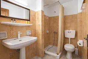 Artemis Hotel - Bathroom