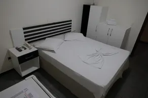 Oft Neve's Hotel - Room