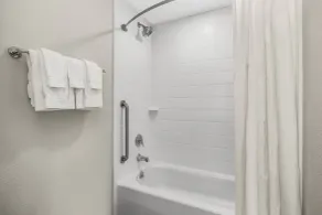 Holiday Inn Express & Suites - Hardeeville-Hilton Head by IHG - Salle de bain