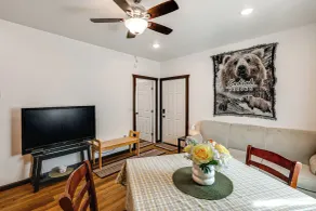 < 2 Mi to Dtwn: Pet-friendly Getaway in Fairbanks - Interiör
