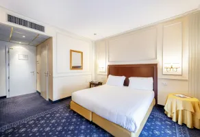 The Regency Sure Hotel Collection by Best Western - Room