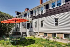 Walk to Warren Beach! Historic Building w/ 2 Units - Interiør
