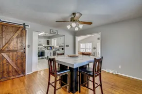 Peaceful Retreat w/ Private Hot Tub in New Albany - Innvendig