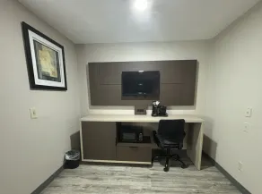 Quality Inn & Suites at Airport Blvd I-65 - Zimmer
