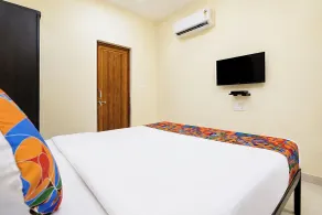 AVSHREE CROWN Comfort Stay - Rum