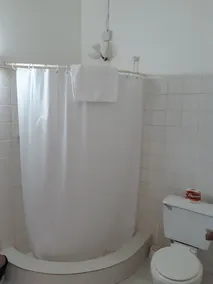 Portsmouth Beach Hotel - Bathroom