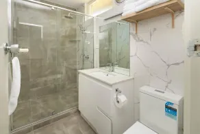 Aston Suites - Sale - Baño