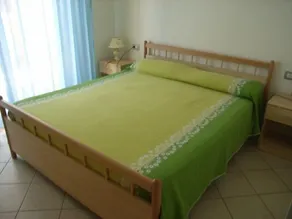 Green Bay Village - Room