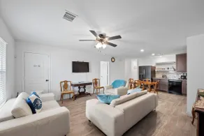 Lake Conroe Home w/ Yard: Half-mi to Boating! - Innenbereich