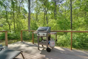3 Mi to Beach & Town: Martha's Vineyard Home - Innenbereich
