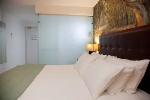 Grand Hotel and Studios - Zimmer