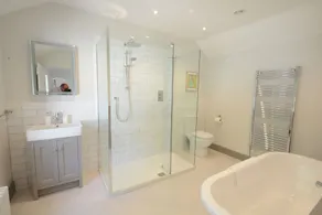 Fig Cottage, Pettistree - Bathroom