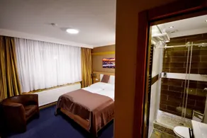 C&S Hotel - Zimmer