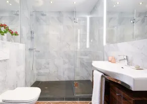 Living Hotel an der Oper - Baño