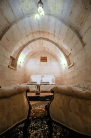 Larissa Cave Hotel - Habitación