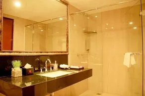 Lion Hotel & Plaza Manado - Bathroom
