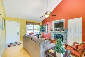 Lake-View Kentucky Getaway w/ Resort Amenities! - Interiør