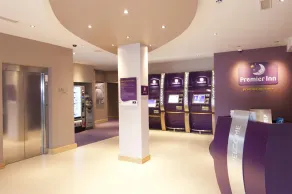 Premier Inn Rochester - Reception