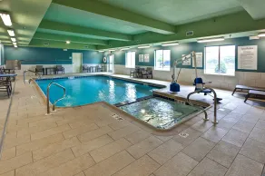 Holiday Inn Express & Suites Manhattan by IHG - Piscine