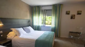 Logis Hotel Restaurant SPA Les Oliviers - Zimmer