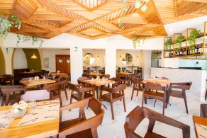 El Tumi Hotel - Restaurant