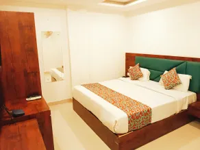 Hotel DSR Caves Near IGI Airport Delhi - Room