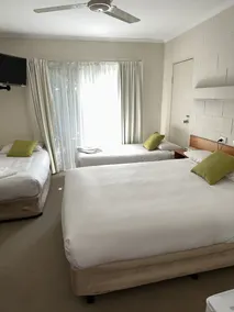 Corlette Palms Motor Inn - Room