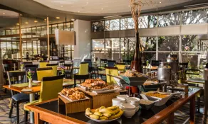 Garden Court Eastgate - Breakfast area