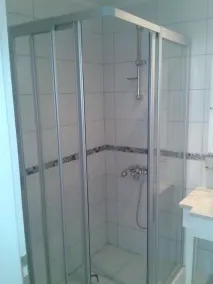 Orka Gardens Apartments - Banheiro