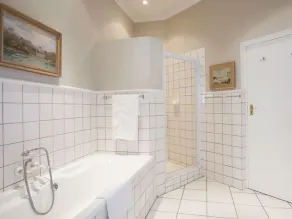 Chartwell Castle & Guest House - Bathroom