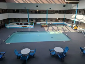 Woodfield Inn and Suites - Piscina