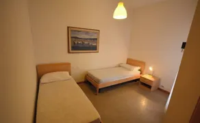 Perfect Apartment for six Guest in Lignano Riviera - Rum