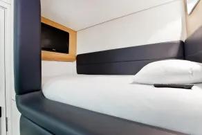 YOTELAIR London Gatwick Airport - Room