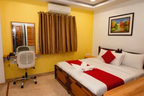 Hotel Benzy Palace, Near Mumbai International Airport - Room