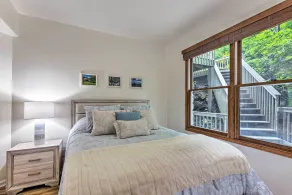 Blue Ridge Mtn Views: Condo w/ Furnished Balcony - Innvendig