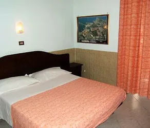 Hotel Vittorio Veneto Napoli - Room