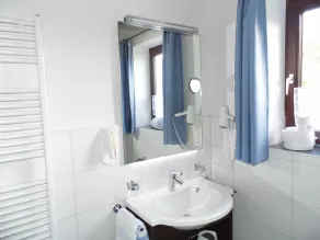 Hotel Katerberg - Room and Kitchen - Bad