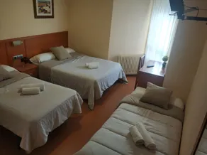Hostal Restaurante Iruñako - Chambre