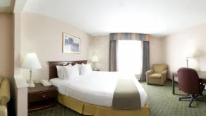 Holiday Inn Express Hotel & Suites Livingston by IHG - Room