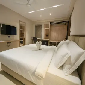 Aarambh By The Sky Imperial Indore - Chambre