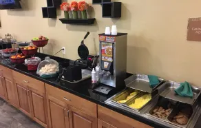 Grand Forks Lodge and Suites - Restaurant
