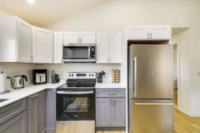 Modern Pacific Vacation Rental: 5 Mi to Lake Tapps - Interiør