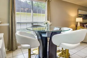Soothing Savannah Townhome With Patio! - Interiør